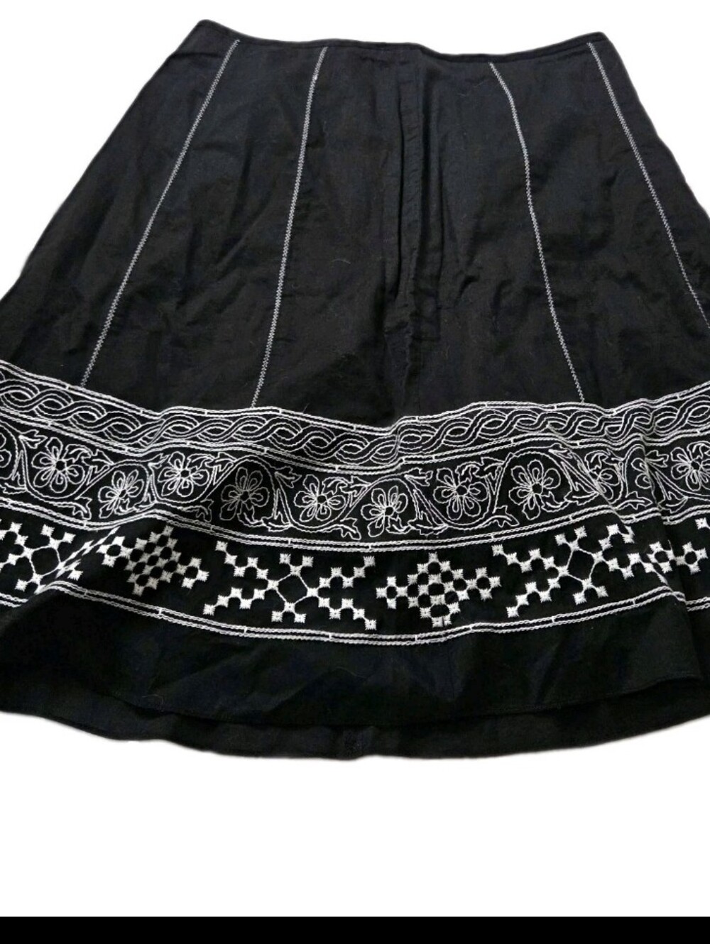 Loft Women's Size 6 Embroidered Black Skirt Petite